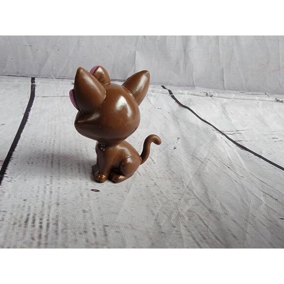 Mattel Barbie Mini Kitty Cat Kitten Figurine brown cat pink bow - Picture 4 of 4